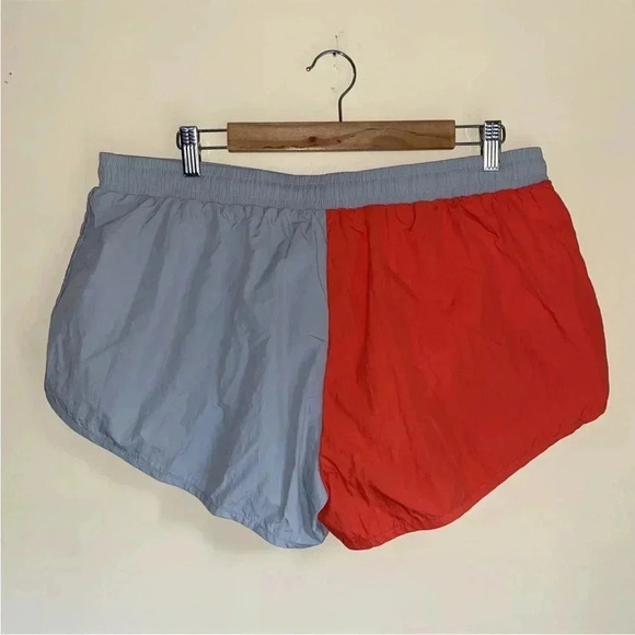 Natasha Zinko For ISL Women’s Athletic Shorts Size XL Gray Red - Picture 2 of 3